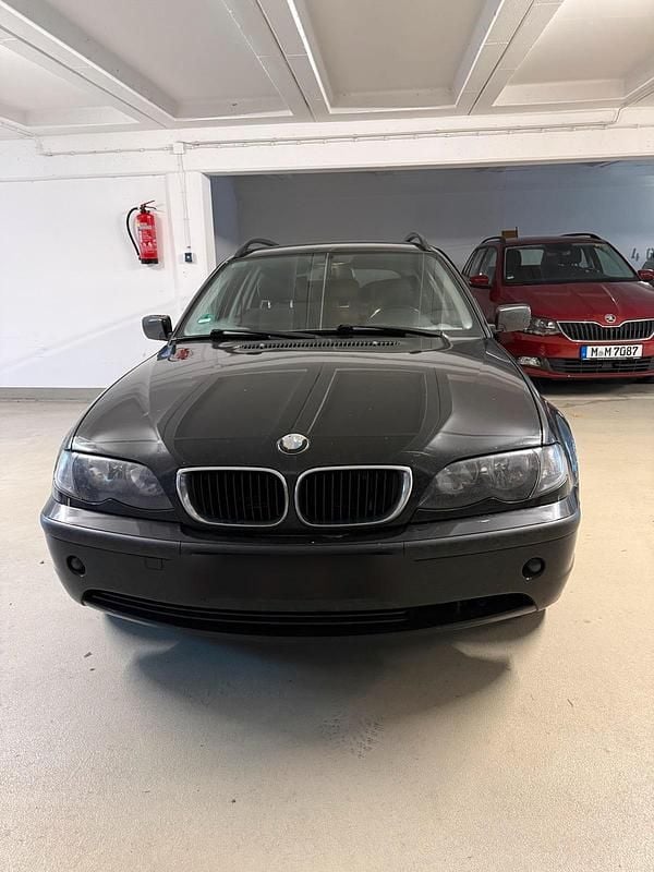 Schwarz Gebraucht 2004 BMW 316 Kombi | 1.600 € (Fairer Preis) - Bild 1/4