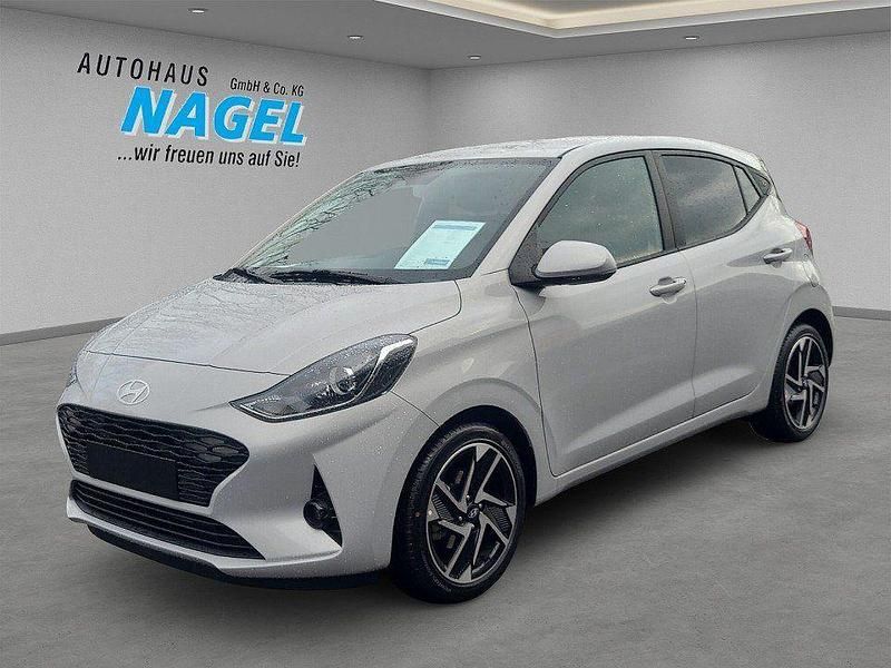 Grau Neu 2025 Hyundai i10 Prime Kleinwagen | 21.690 € - Bild 1/4