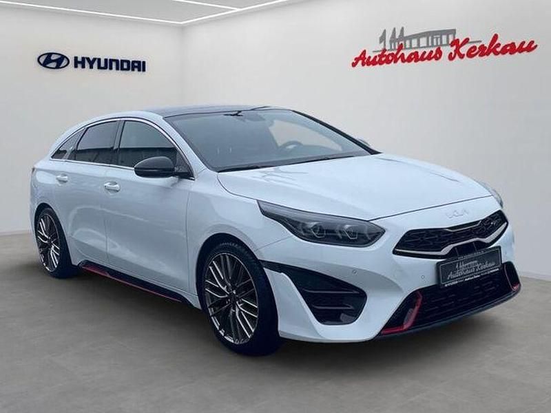 Gebraucht Kia ProCeed GT 204 PS (150 kW) 2023 Weiß Limousine