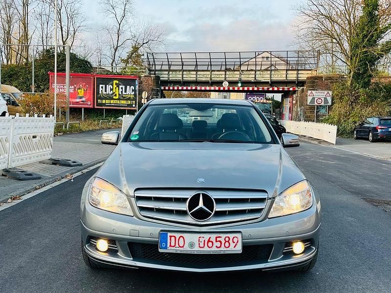 Gebraucht Mercedes C250 204 PS (150 kW) 2010 Silber Limousine