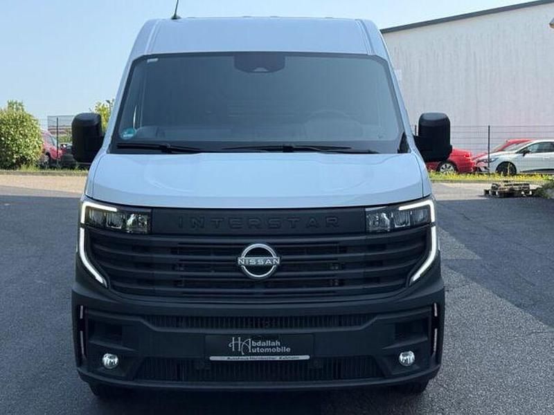 Weiß Gebraucht 2024 Nissan Interstar Van | 33.999 € (Etwas zu teuer) - Bild 1/4