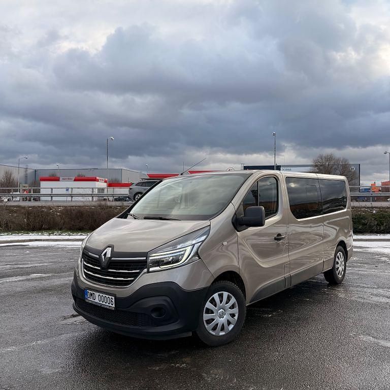 Gebraucht Renault Trafic 145 PS (106 kW) 2019 Braun Van / Kleinbus