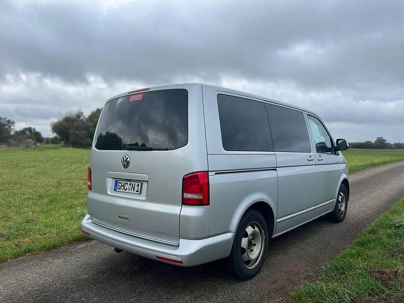 Gebraucht VW Multivan Highline 179 PS (131 kW) 2013 Silber Van