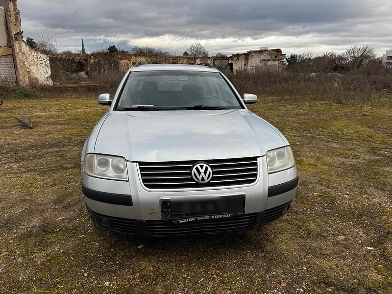Gebraucht VW Passat 102 PS (75 kW) 2001 Silber Kombi