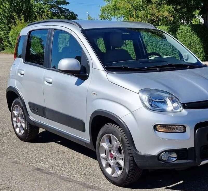 Silber Gebraucht 2014 Fiat Panda 4x4 Kleinwagen | 4.350 € - Bild 1/4