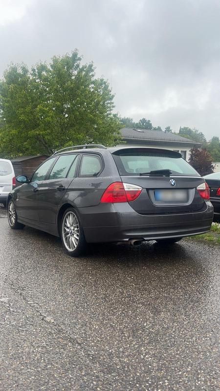 Gebraucht BMW 320 150 PS (110 kW) 2006 Grau Kombi