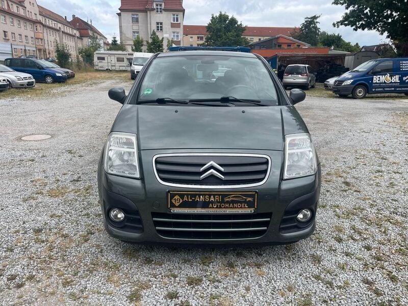 Grün Gebraucht 2009 Citroën C2 VTR Sport Kleinwagen | 1.350 € (Fairer Preis) - Bild 1/4