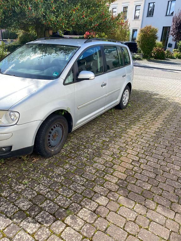 Silber Gebraucht 2006 VW Touran Conceptline Van / Kleinbus | 1.550 € (Guter Preis) - Bild 1/4