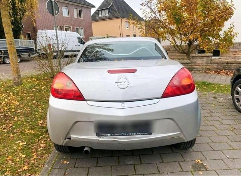 Second-hand Opel Tigra 90 CP (66 kW) 2000 Coupe
