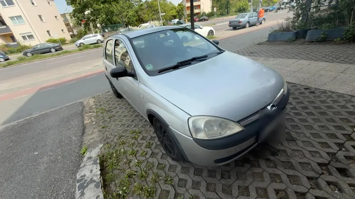 Gebraucht Opel Corsa 80 PS (58 kW) 2004 Silber Kleinwagen