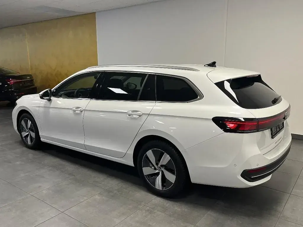 Gebraucht VW Passat Business 150 PS (110 kW) 2025 Weiß Limousine