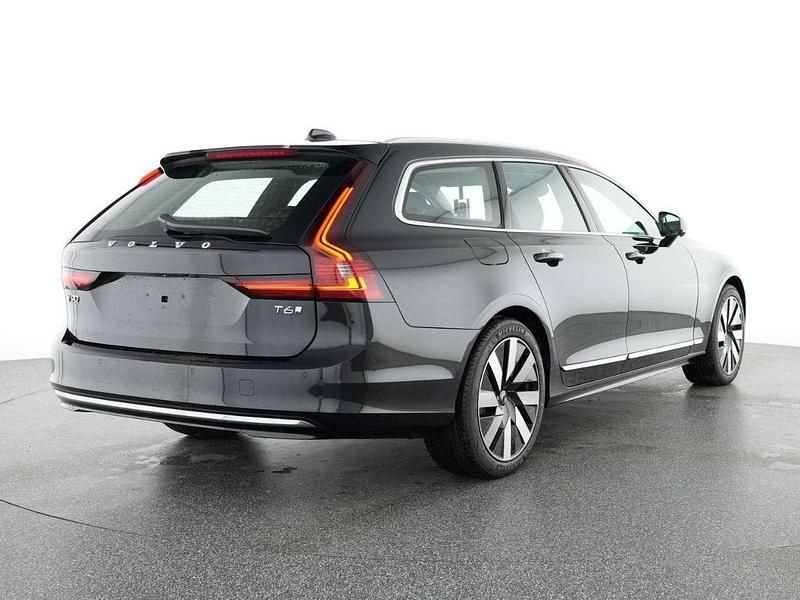 Gebraucht Volvo V90 Plus 398 PS (292 kW) 2025 Onyx black / metallic Kombi