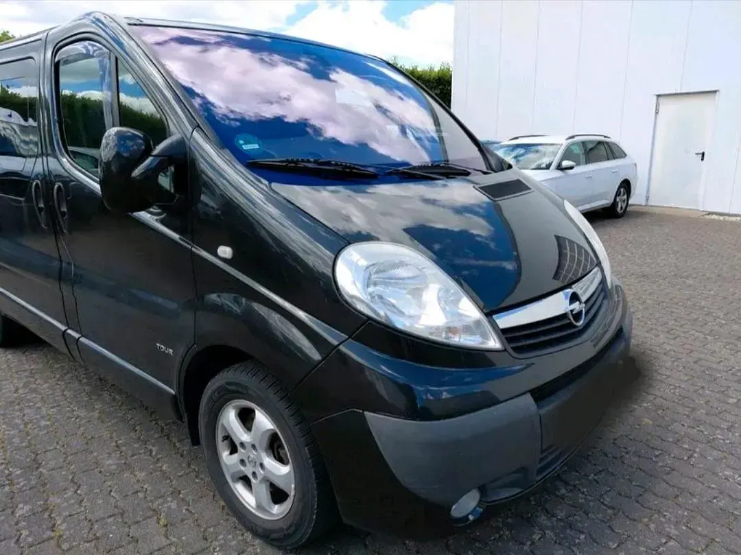 Gebraucht Opel Vivaro Cosmo 145 PS (106 kW) 2011 Schwarz Van / Kleinbus