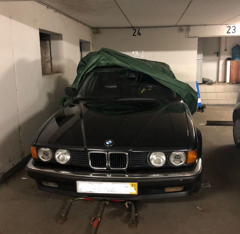 Gebraucht BMW 735 211 PS (155 kW) 1988 Schwarz Limousine