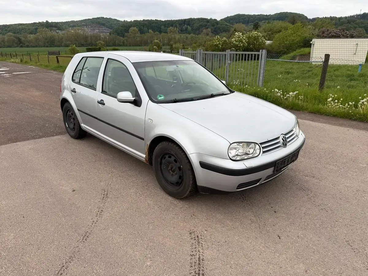 Gebraucht VW Golf IV 105 PS (77 kW) 2003 Silber Limousine