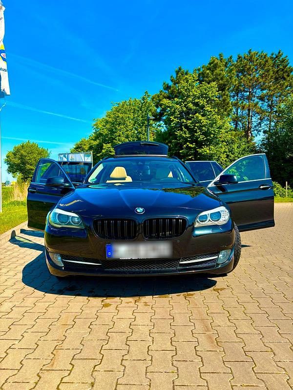 Schwarz Gebraucht 2013 BMW 525 Luxury Line Kombi | 10.000 € - Bild 1/4