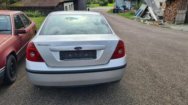 Gebraucht Ford Mondeo 145 PS (106 kW) 2001 Silber Limousine
