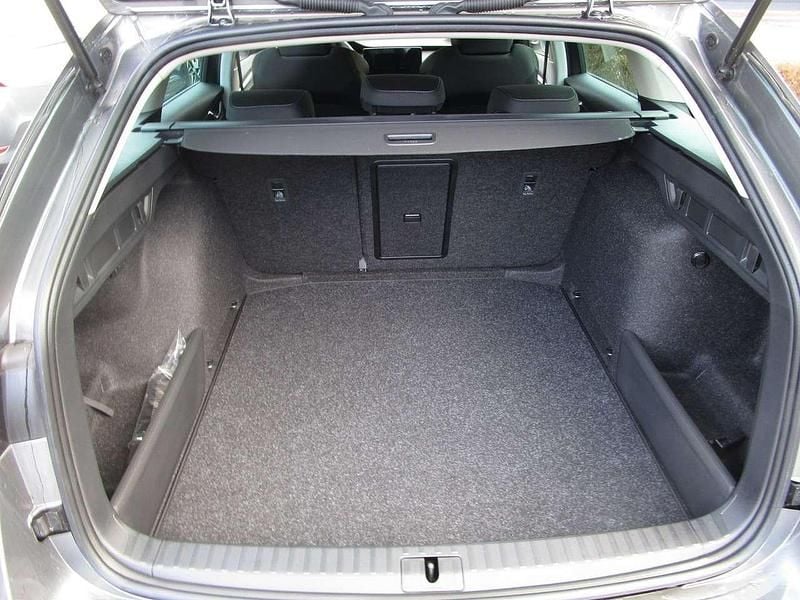 Gebraucht Skoda Octavia Business Line 150 PS (110 kW) 2025 Graphitegrau metallic Kombi