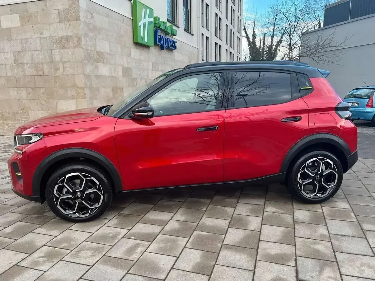 Gebraucht Citroën C3 Start 101 PS (74 kW) 2025 Rot Limousine
