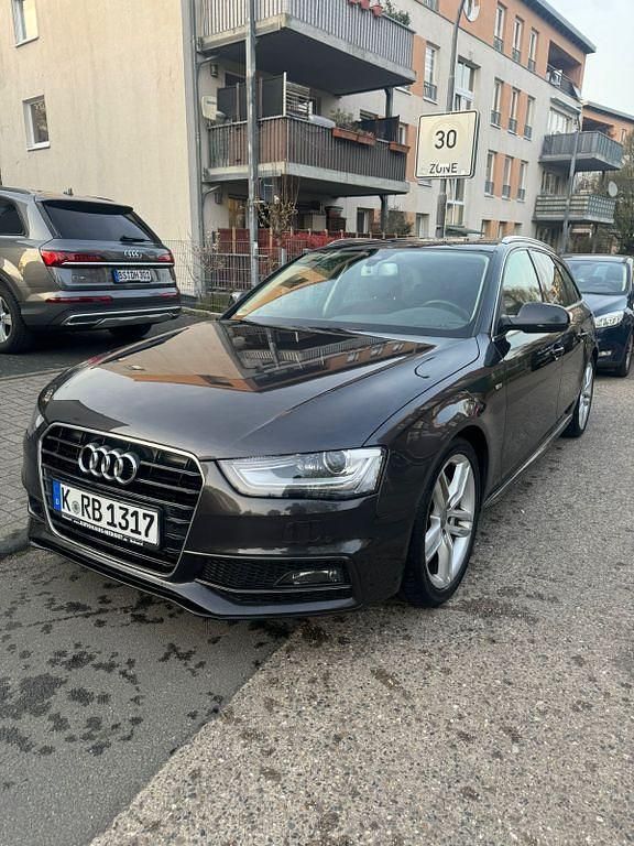 Gebraucht Audi A4 S-Line 204 PS (150 kW) 2012 Schwarz Kombi