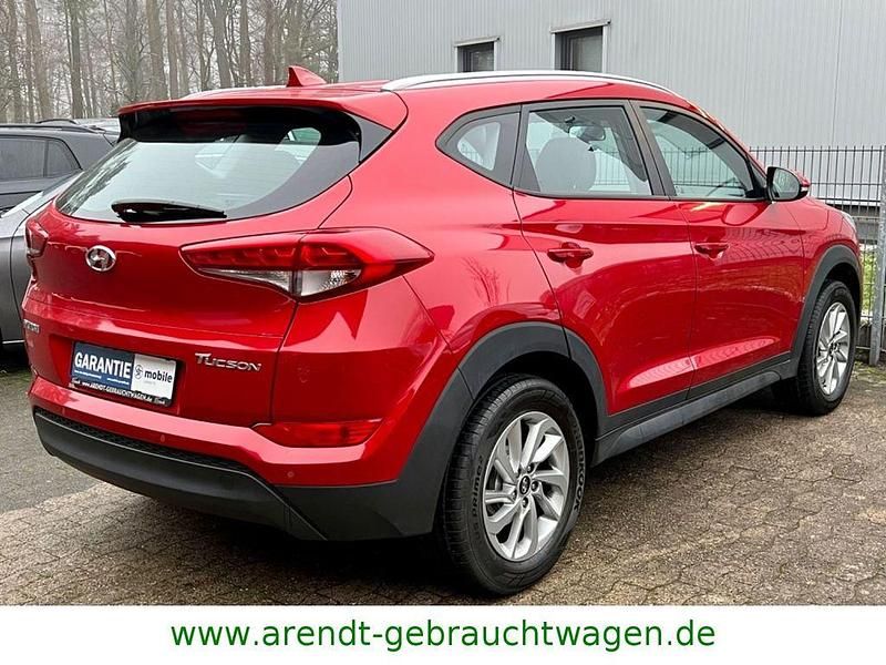 Gebraucht Hyundai Tucson Trend 132 PS (97 kW) 2016 Rot SUV