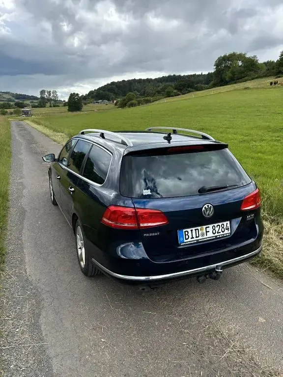 Gebraucht VW Passat 140 PS (102 kW) 2013 Blau Kombi