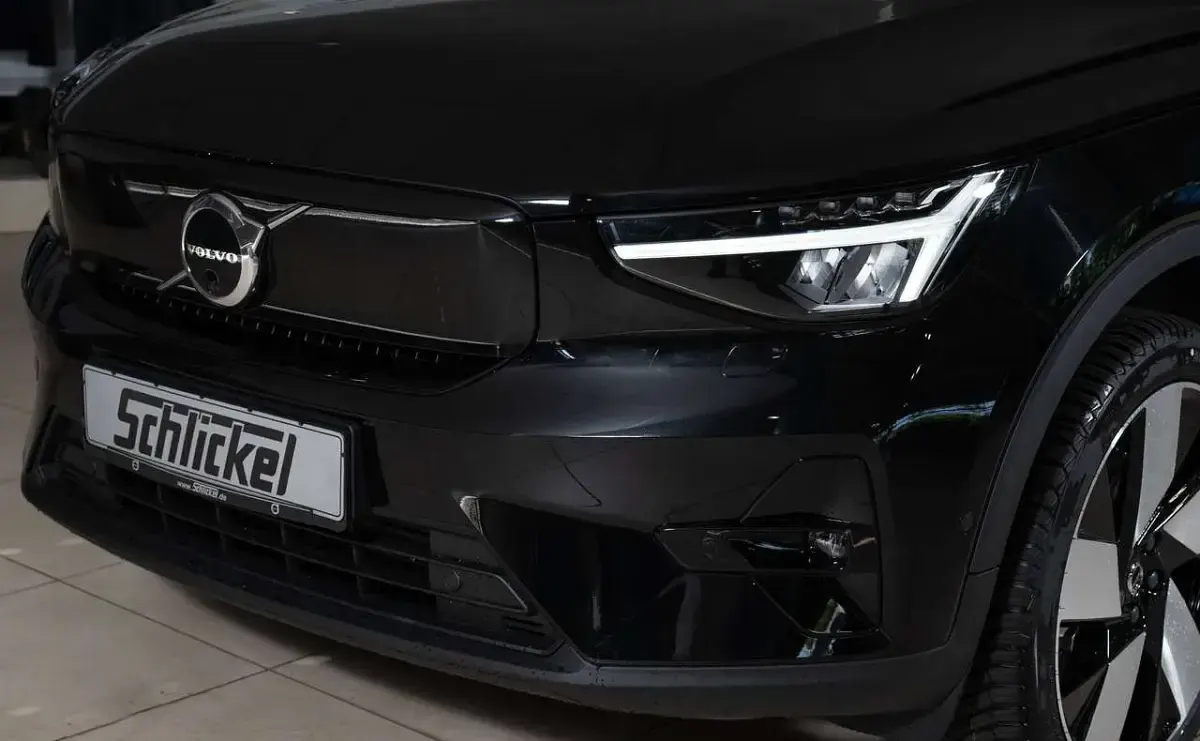 Gebraucht Volvo EC40 Ultimate 300 kW (408 PS) 2024 Onyx black / metallic SUV