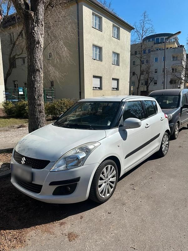 Gebraucht Suzuki Swift 93 PS (68 kW) 2012 Schwarz Kleinwagen