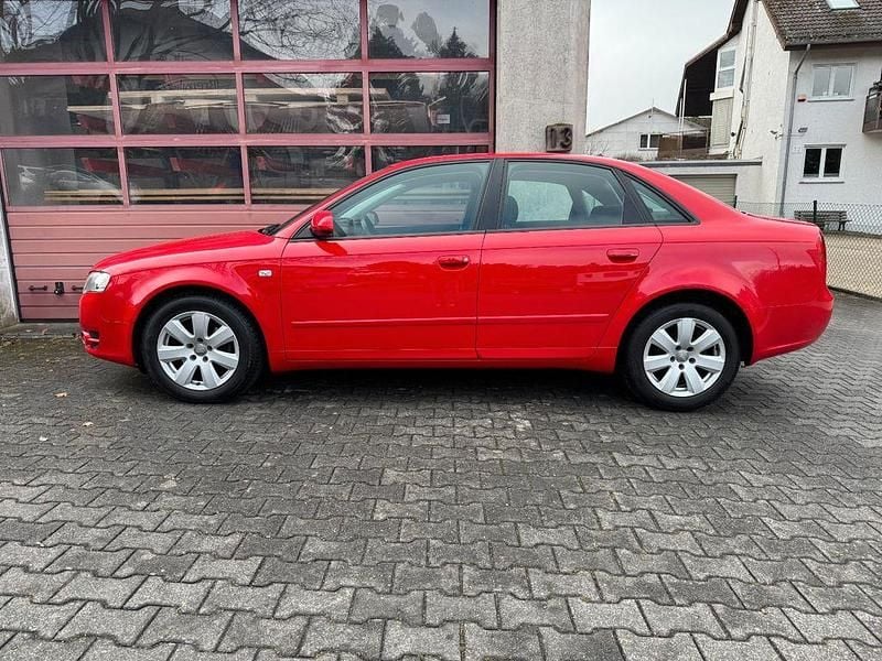 Gebraucht Audi A4 Comfort 116 PS (85 kW) 2006 Rot Limousine