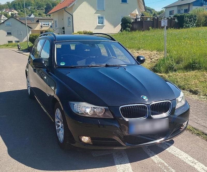 Second-hand BMW 320 177 CP (130 kW) 2009 Negru Break