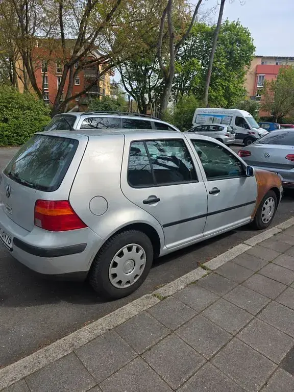 Brugt VW Golf III Basis 101 HK (74 kW) 1999 Sølv Sedan
