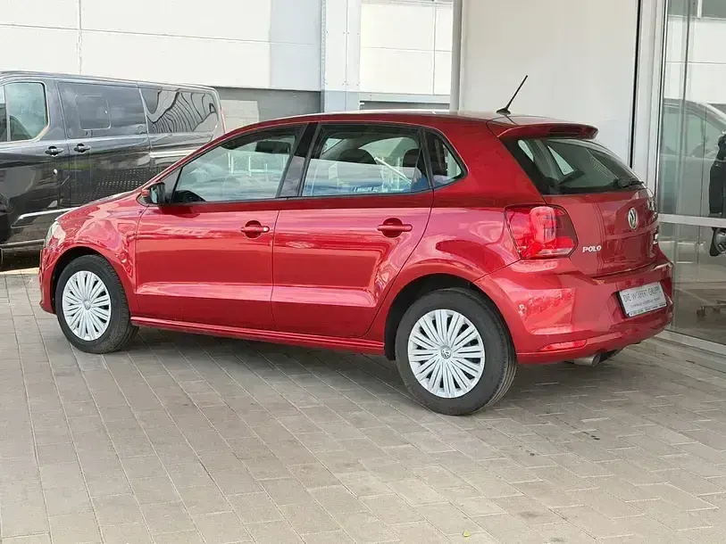 Gebraucht VW Polo Comfortline 90 PS (66 kW) 2014 Rot Kleinwagen