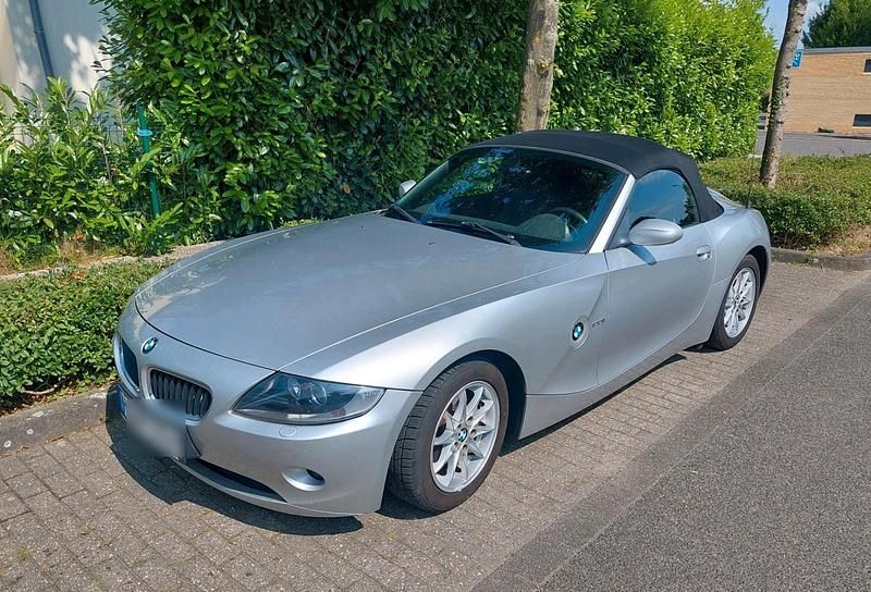 Silber Gebraucht 2005 BMW Z4 Cabrio | 7.690 € (Guter Preis) - Bild 1/4