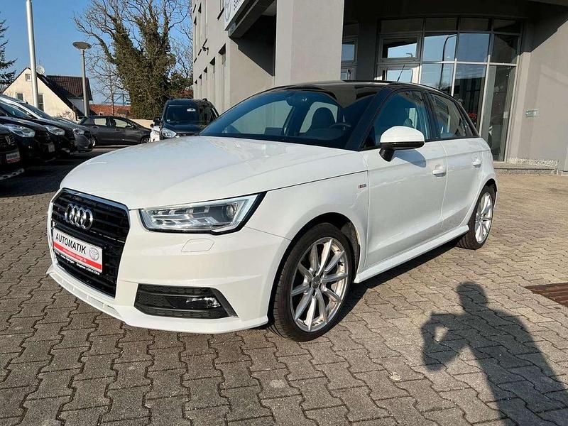 Gletscherweiß metallic Gebraucht 2015 Audi A1 Sportback S-Line Kleinwagen | 15.550 € (Fairer Preis) - Bild 1/4