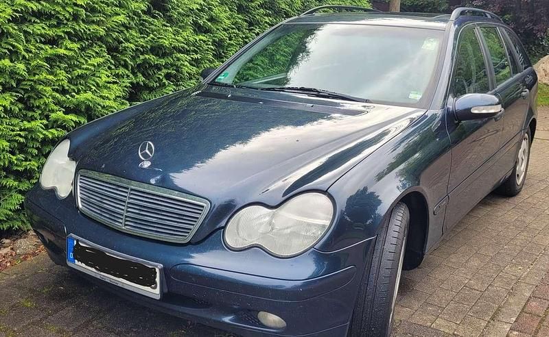 Blau Gebraucht 2001 Mercedes C180 Classic Kombi | 990 € (Fairer Preis) - Bild 1/4