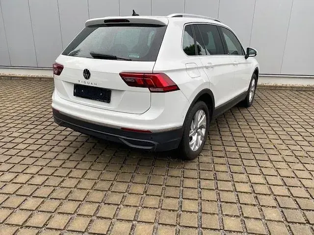 Gebraucht VW Tiguan Move 150 PS (110 kW) 2023 Pure white SUV