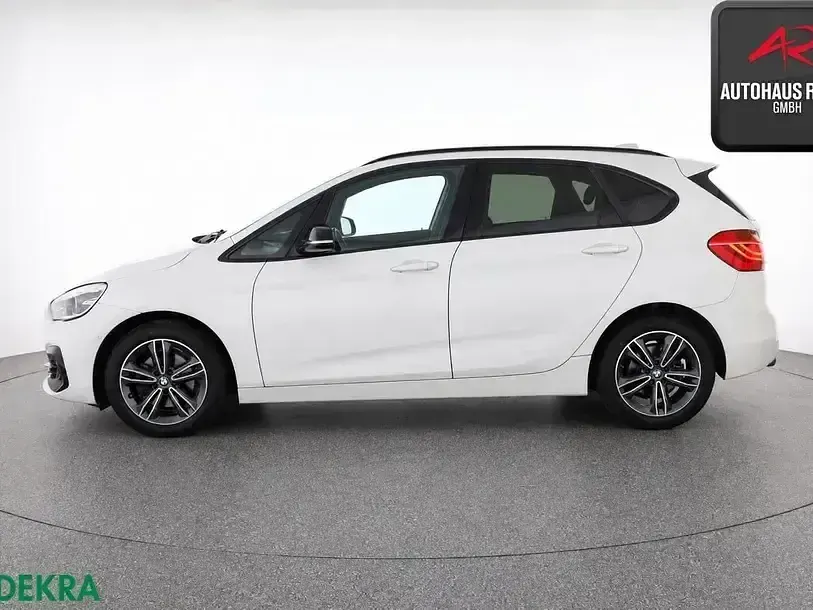Gebraucht BMW 220 Active Tourer Performance 178 PS (130 kW) 2021 Alpinweiss Van / Kleinbus