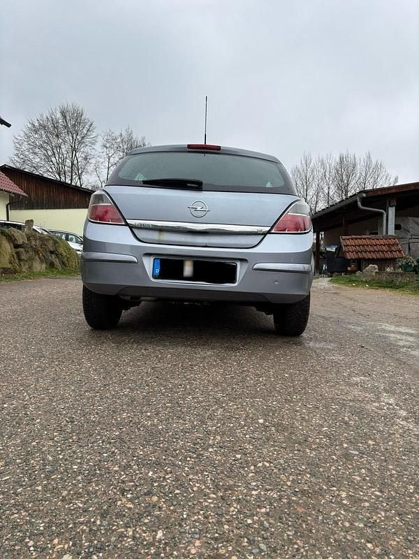 Gebraucht Opel Astra 116 PS (85 kW) 2008 Grau Limousine