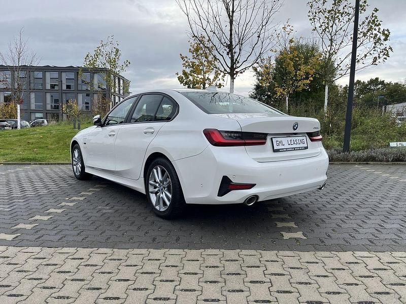 Gebraucht BMW 330e Advantage 184 PS (135 kW) 2021 Weiß Limousine