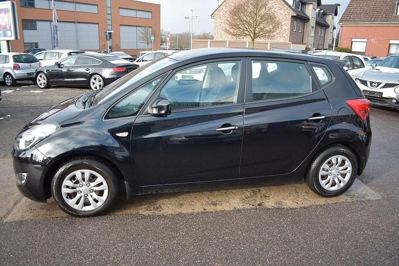 Gebraucht Hyundai ix20 Classic 90 PS (66 kW) 2016 Schwarz Kleinwagen