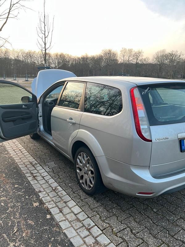 Second-hand Ford Focus 101 CP (74 kW) 2009 Argintiu Break