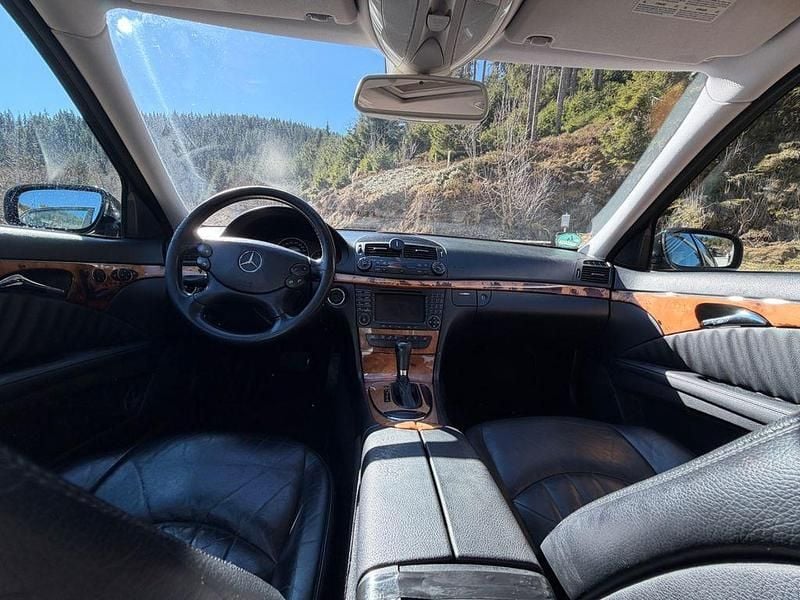 Gebraucht Mercedes E220 Elegance 170 PS (125 kW) 2007 Schwarz Limousine