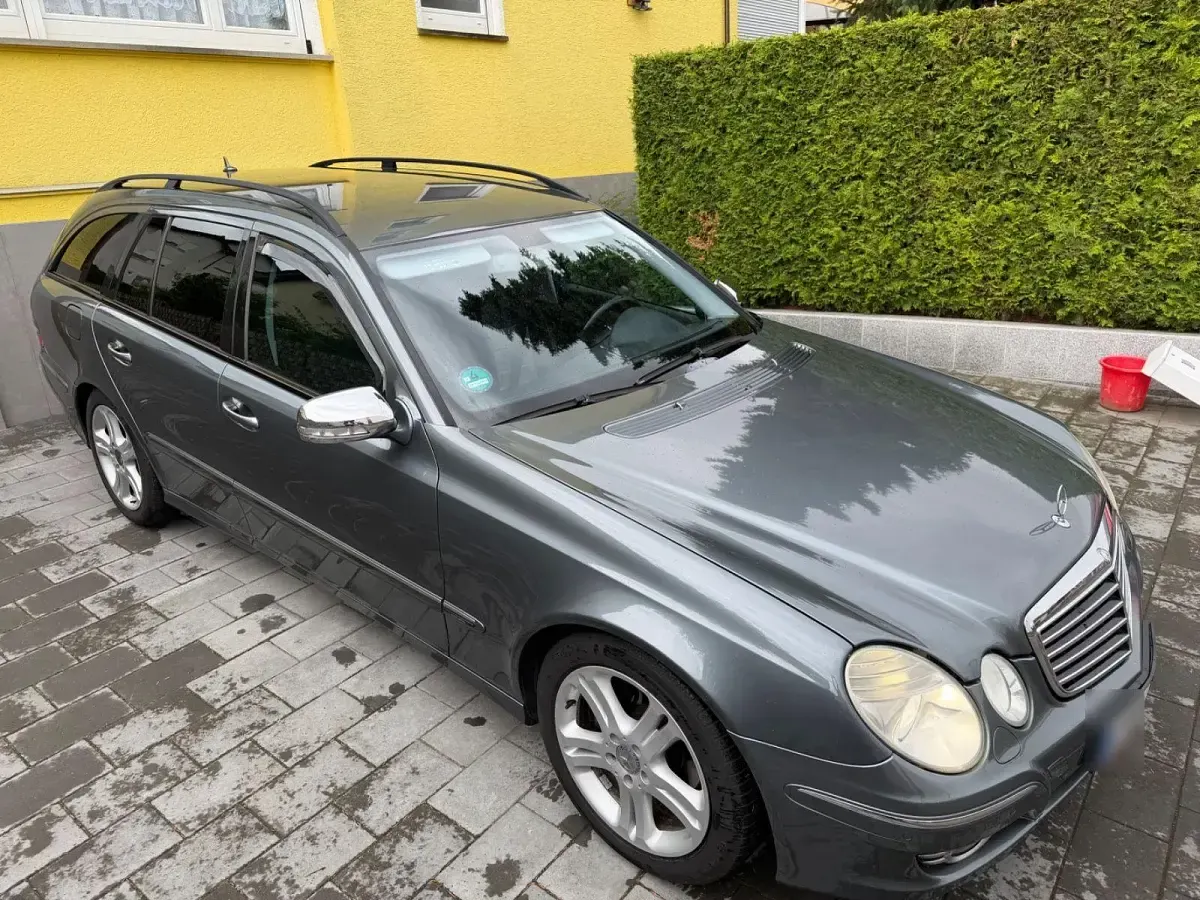 Gebraucht Mercedes E220 Avantgarde 170 PS (125 kW) 2008 Grau Limousine