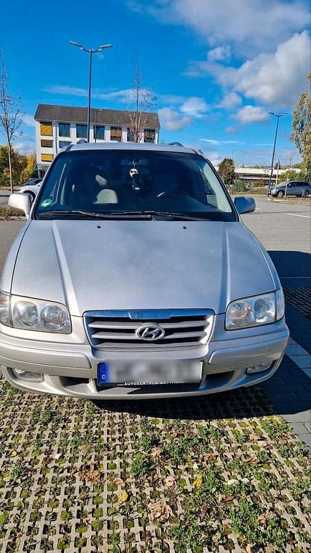 Silber Gebraucht 2006 Hyundai Trajet Van / Kleinbus | 3.700 € - Bild 1/4