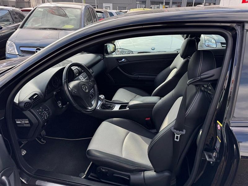 Gebraucht Mercedes CLC200 184 PS (135 kW) 2009 Obsidianschwarz  metalliclack Kleinwagen