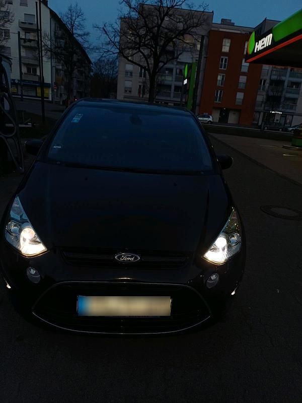 Gebraucht Ford S-MAX Sport 163 PS (119 kW) 2012 Schwarz Van / Kleinbus