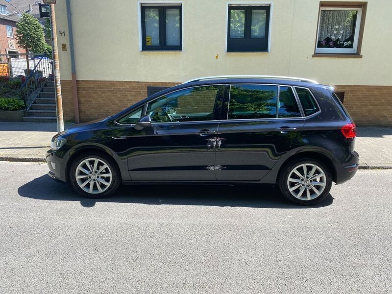 Schwarz Gebraucht 2015 VW Golf Sportsvan LOUNGE Van / Kleinbus | 7.500 € (Guter Preis) - Bild 1/4