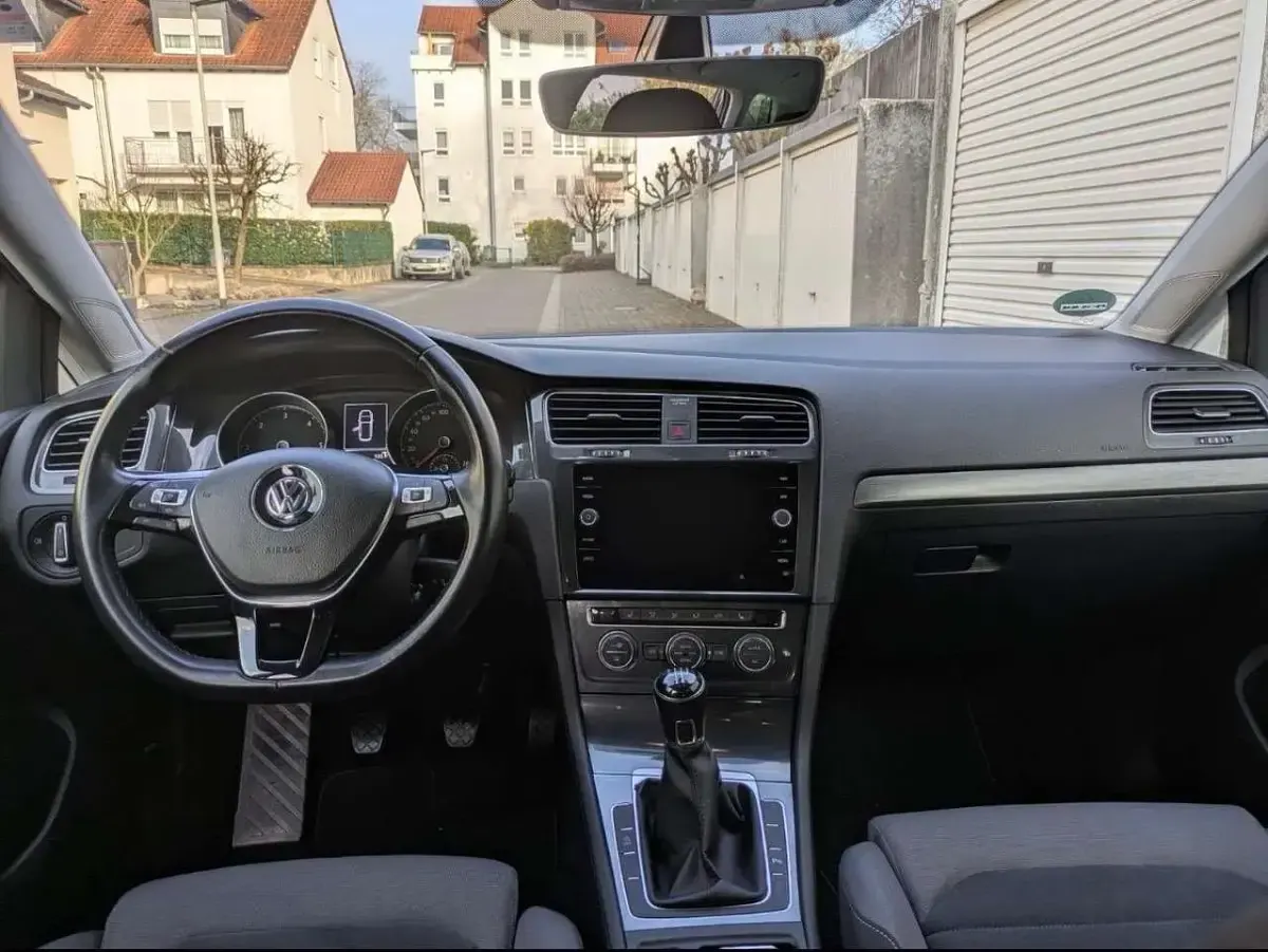 Gebraucht VW Golf VII Comfortline 116 PS (85 kW) 2019 Blau Kombi