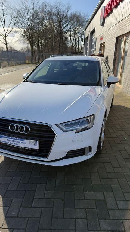 Gebraucht Audi A3 Sport 150 PS (110 kW) 2018 Weiß Limousine