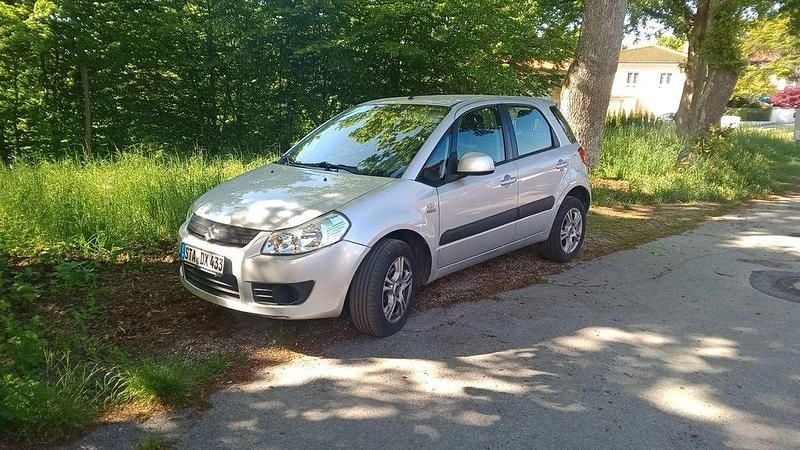Silber Gebraucht 2006 Suzuki SX4 Club Limousine | 1.800 € (Guter Preis) - Bild 1/4